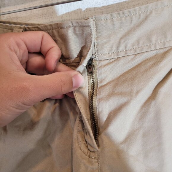 Vineyard Vines Khaki Shorts Womens 10 Brown Cuffed Pleated Pockets Chino Casual - Picture 7 of 7